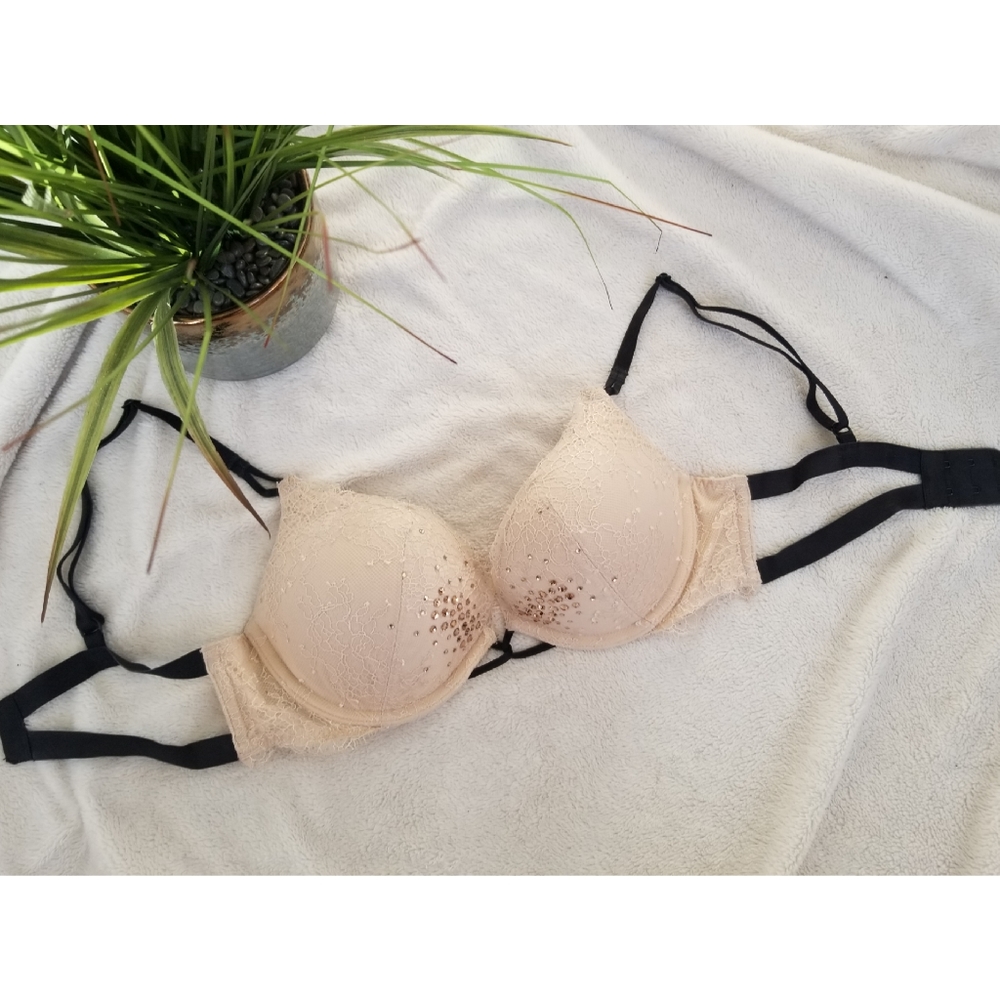 Victoria's Secret Padded Plunge Bra 32B